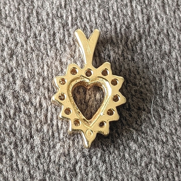 14K solid gold diamond small heart pendant - Picture 12 of 14